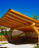 Carport schützt vor Sonne und Wetter